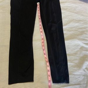 Lululemon Black Fast and Free crop size 6